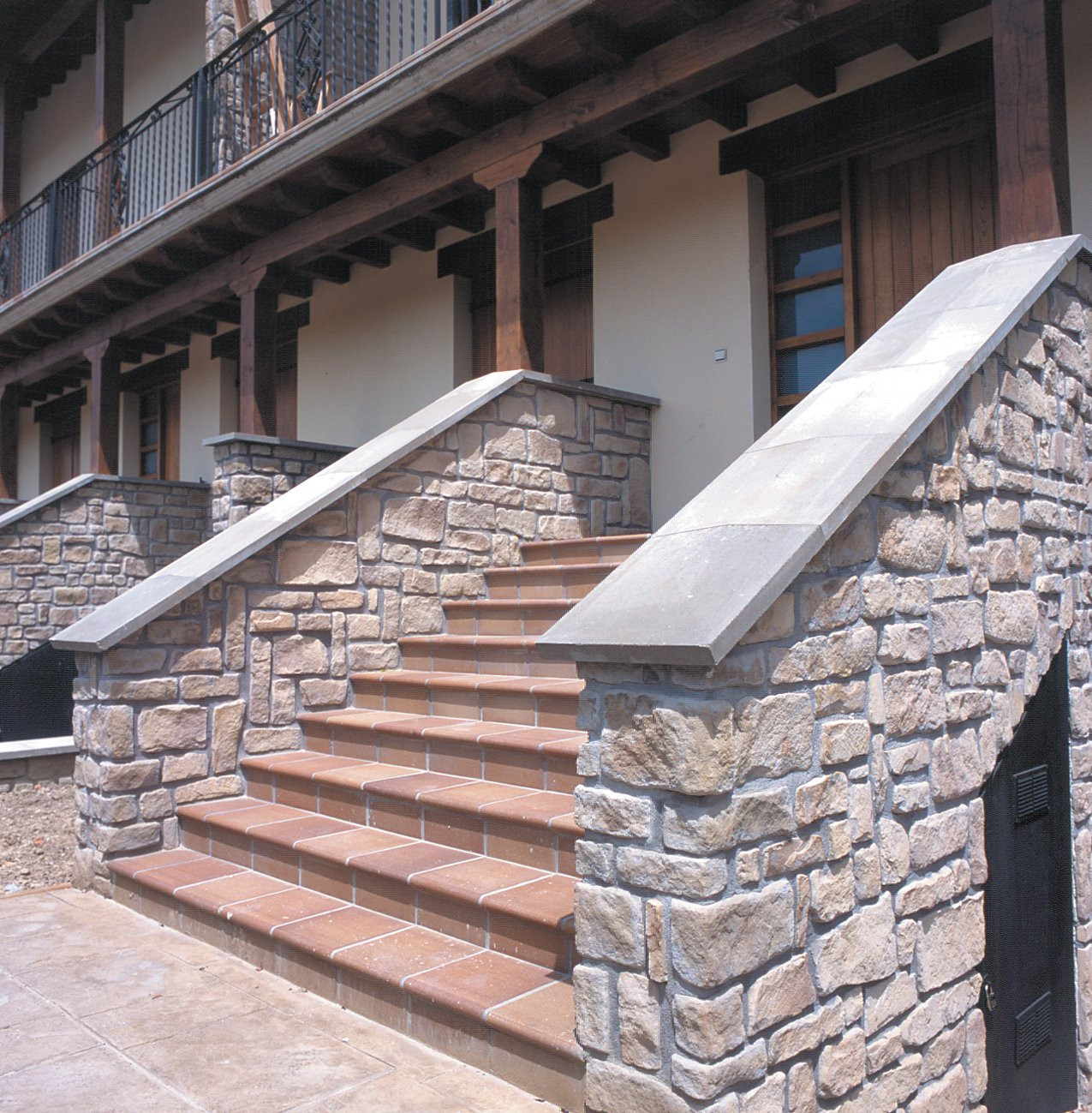 Wall Coping Ending Double-Beveled Stone